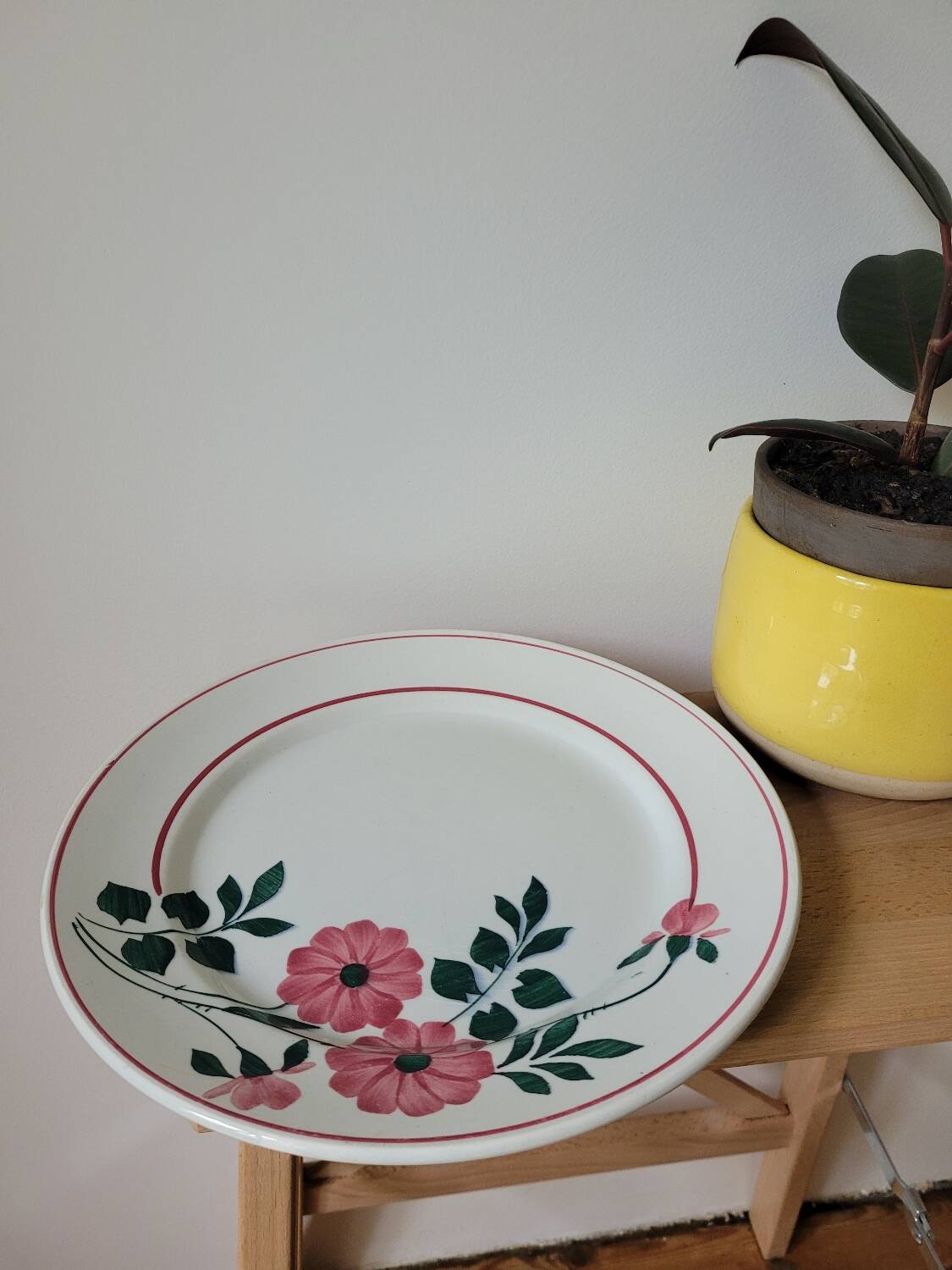 Large presentation plate Primerose Céranord Saint Amand