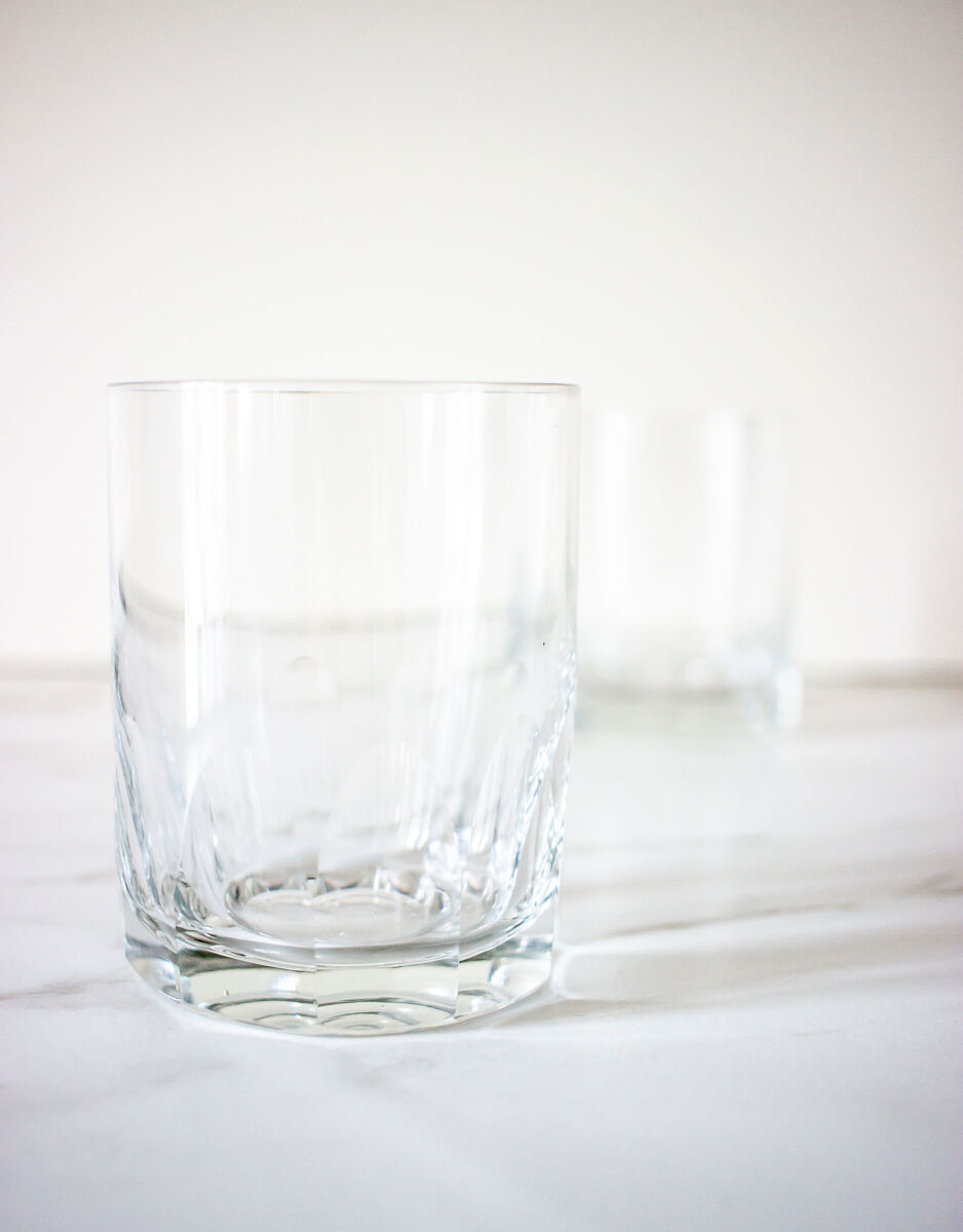Paire de verres à whisky en verre taillé