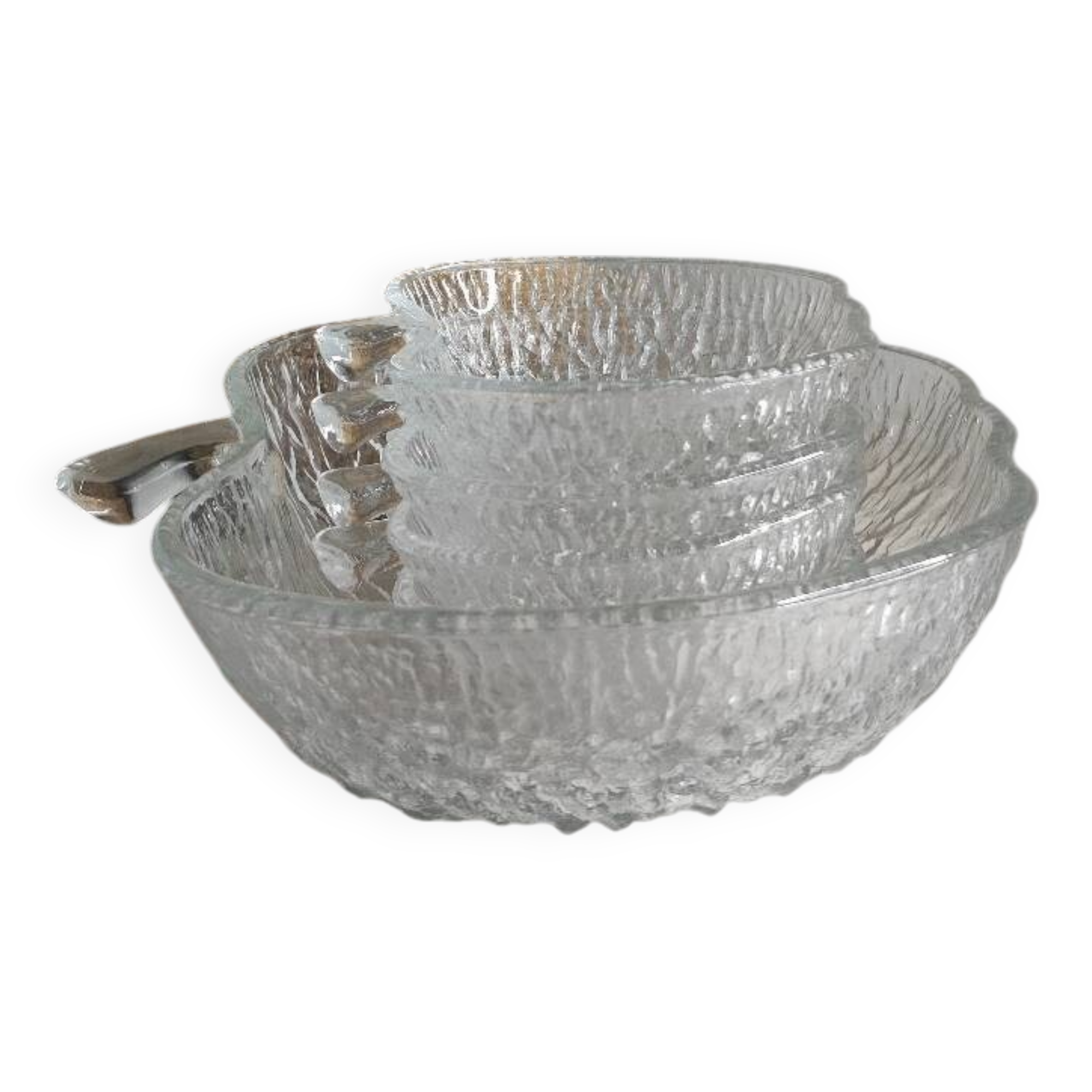 Apple-shaped fruit salad service