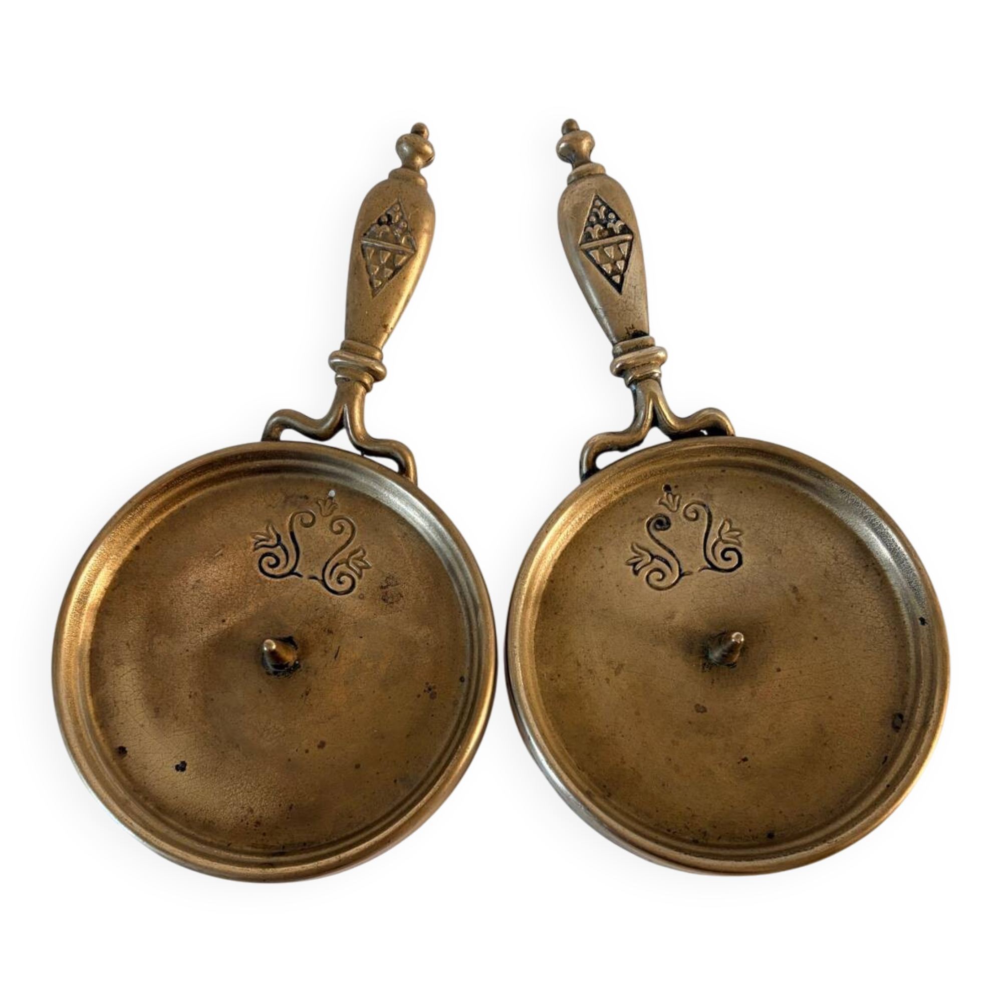 Pair of hand candlesticks "Rat de cave" in brass - Late 19th century