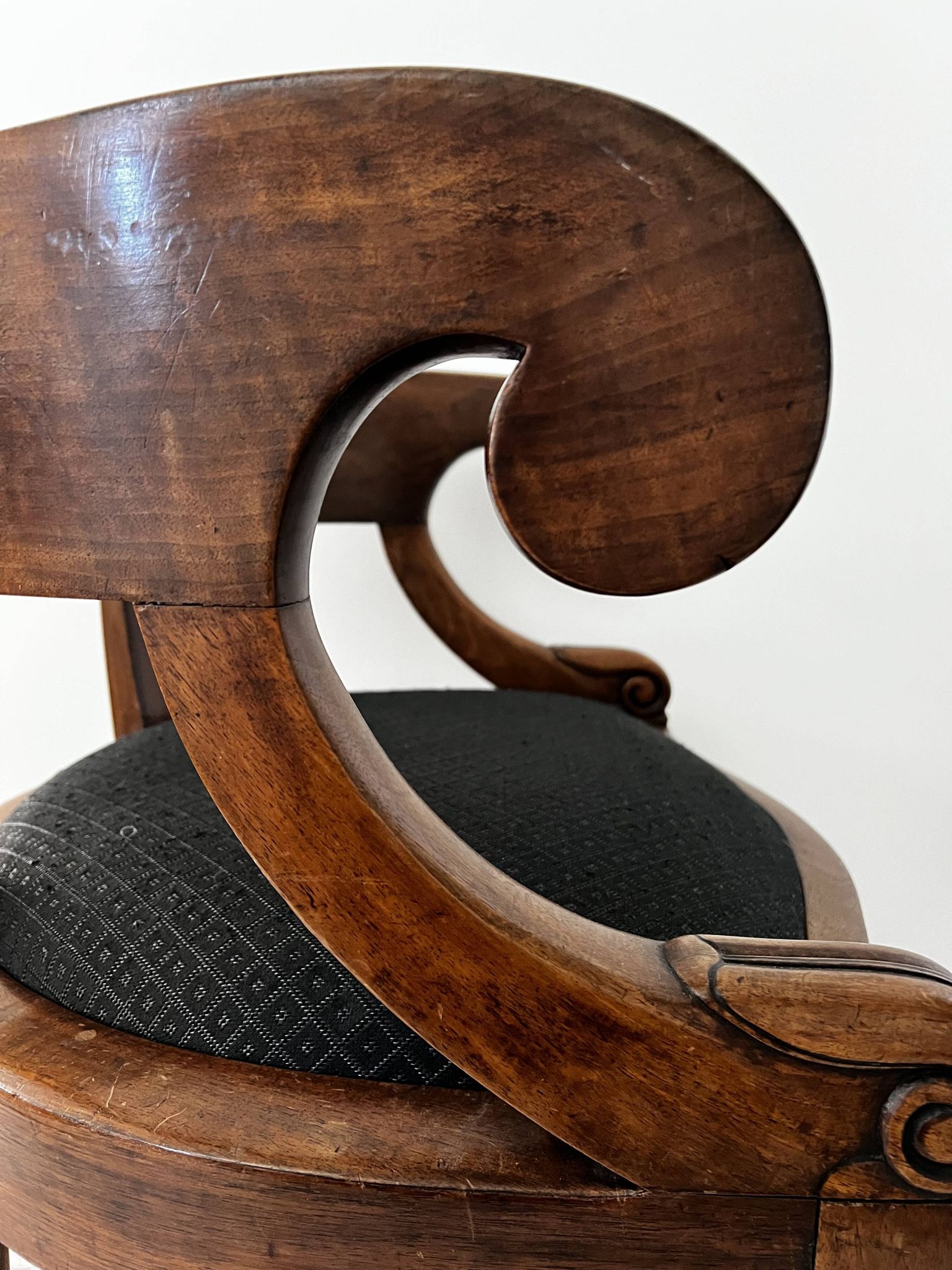 Restoration armchair in mahogany