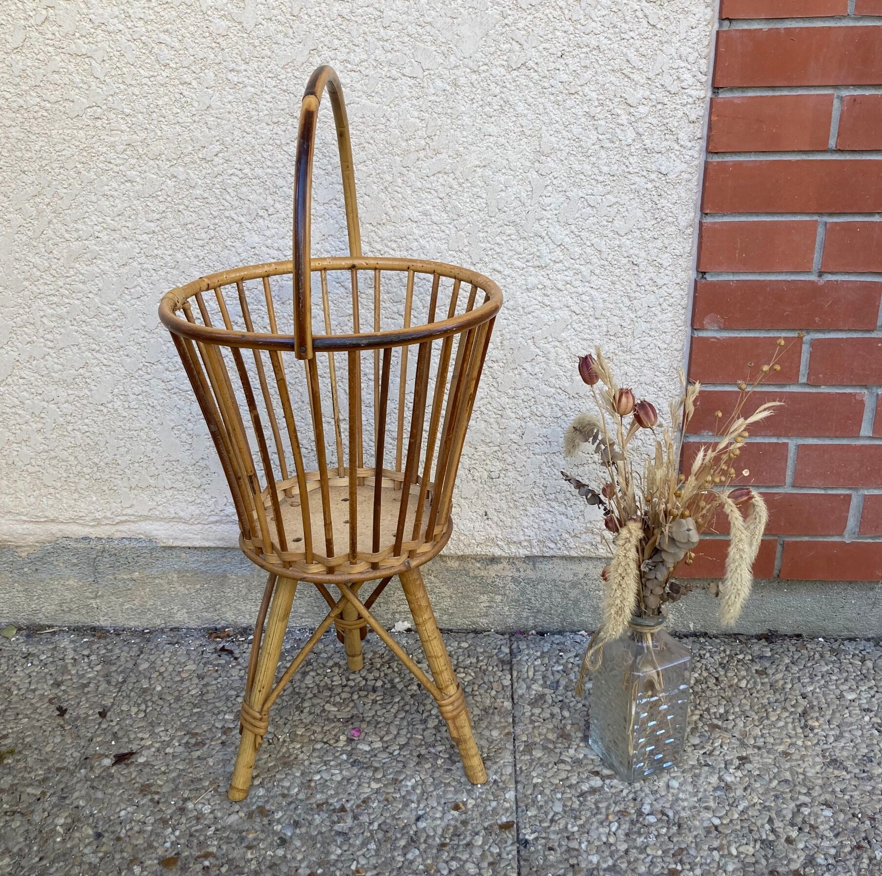 Vintage rattan worker