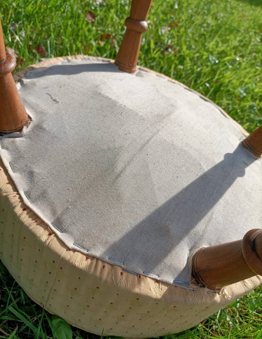 Provençal stool