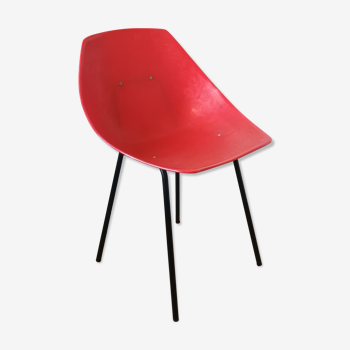 Red shell chair by Pierre Guariche, Meurop edition