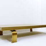 Table basse contemporaine en laiton