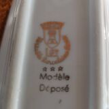 Hard porcelain gravy boat