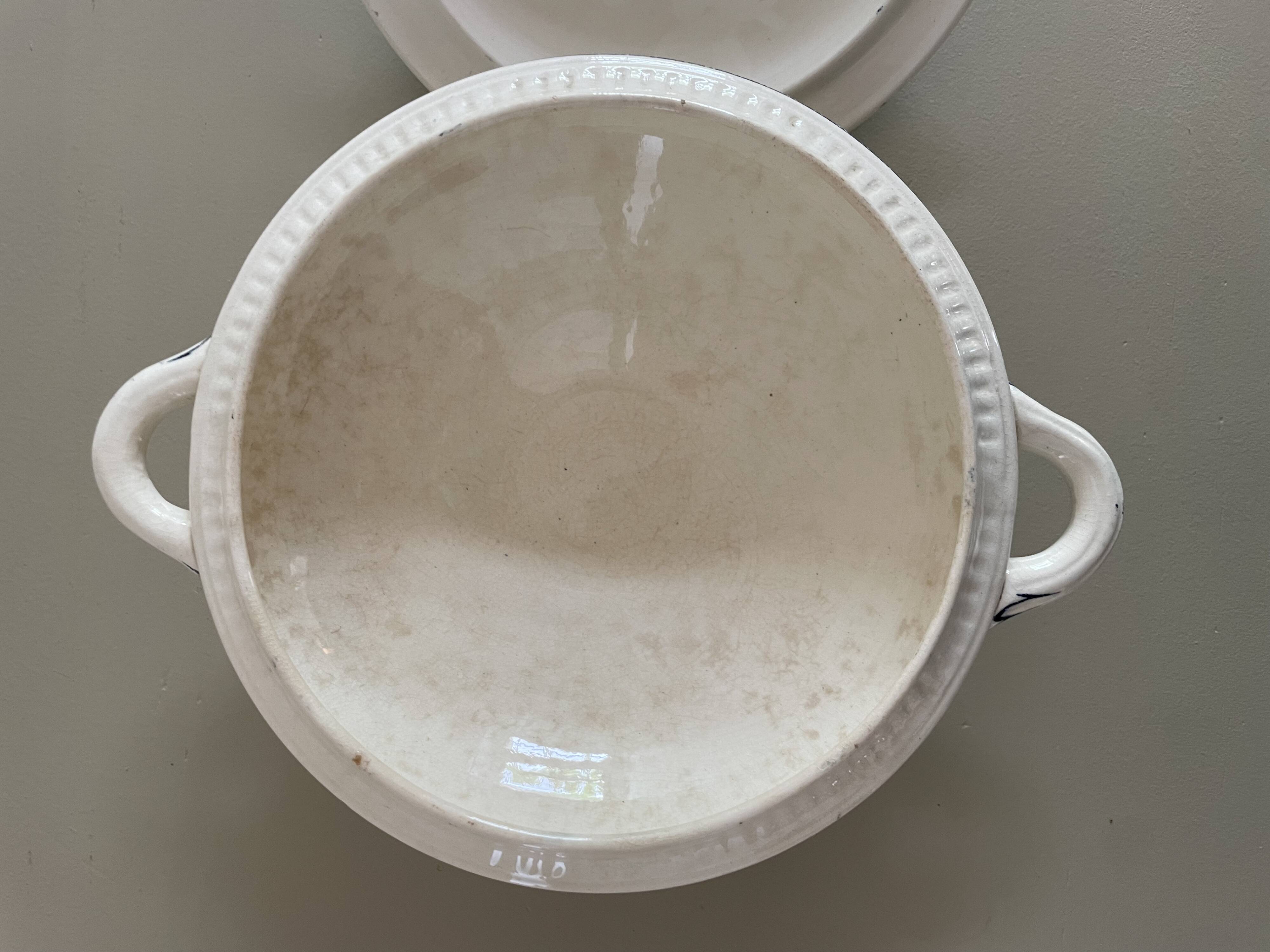 Petite soupière ou légumier en terre de fer Salins modèl Vincennes