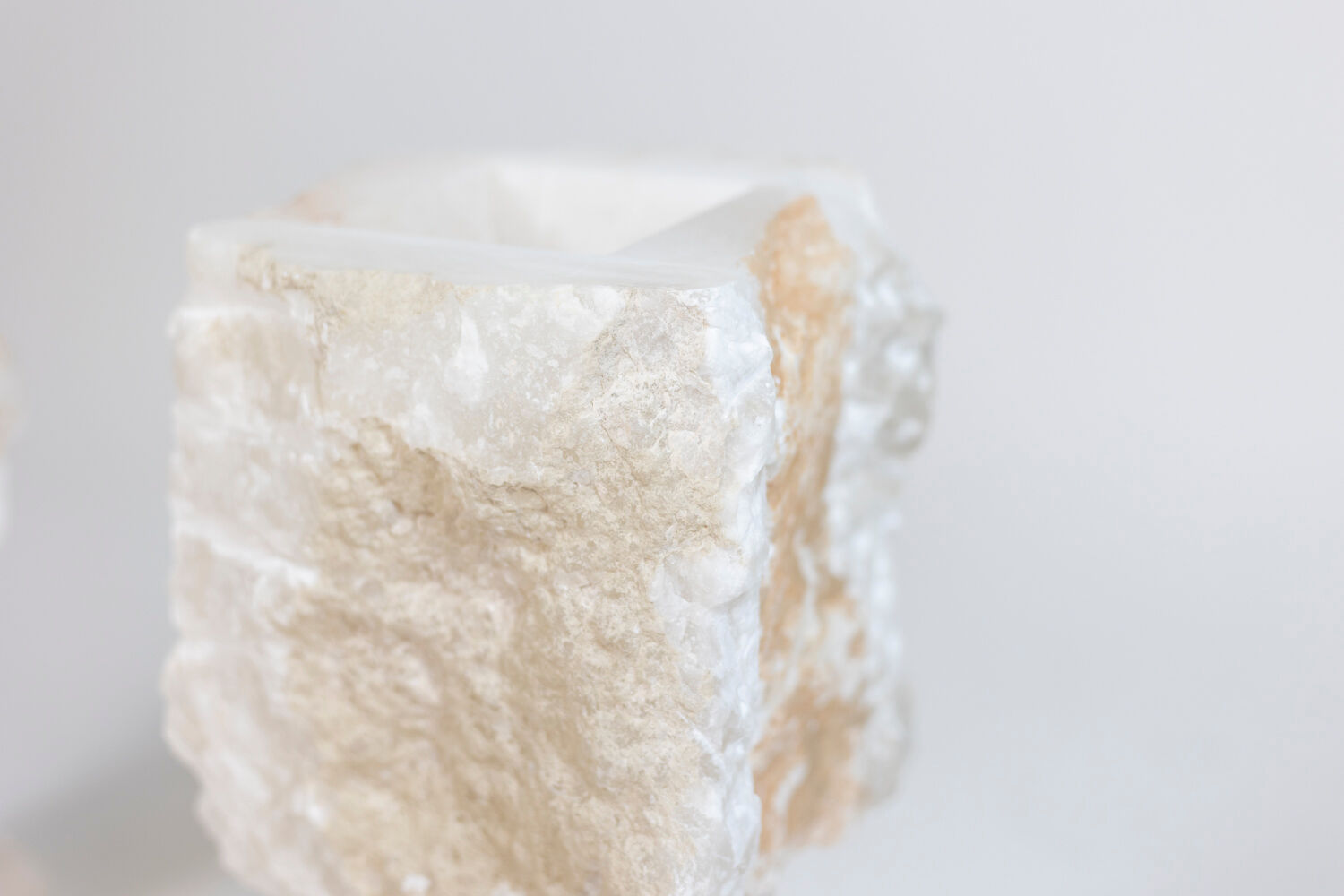 Pair of alabaster lamps, contemporary work
