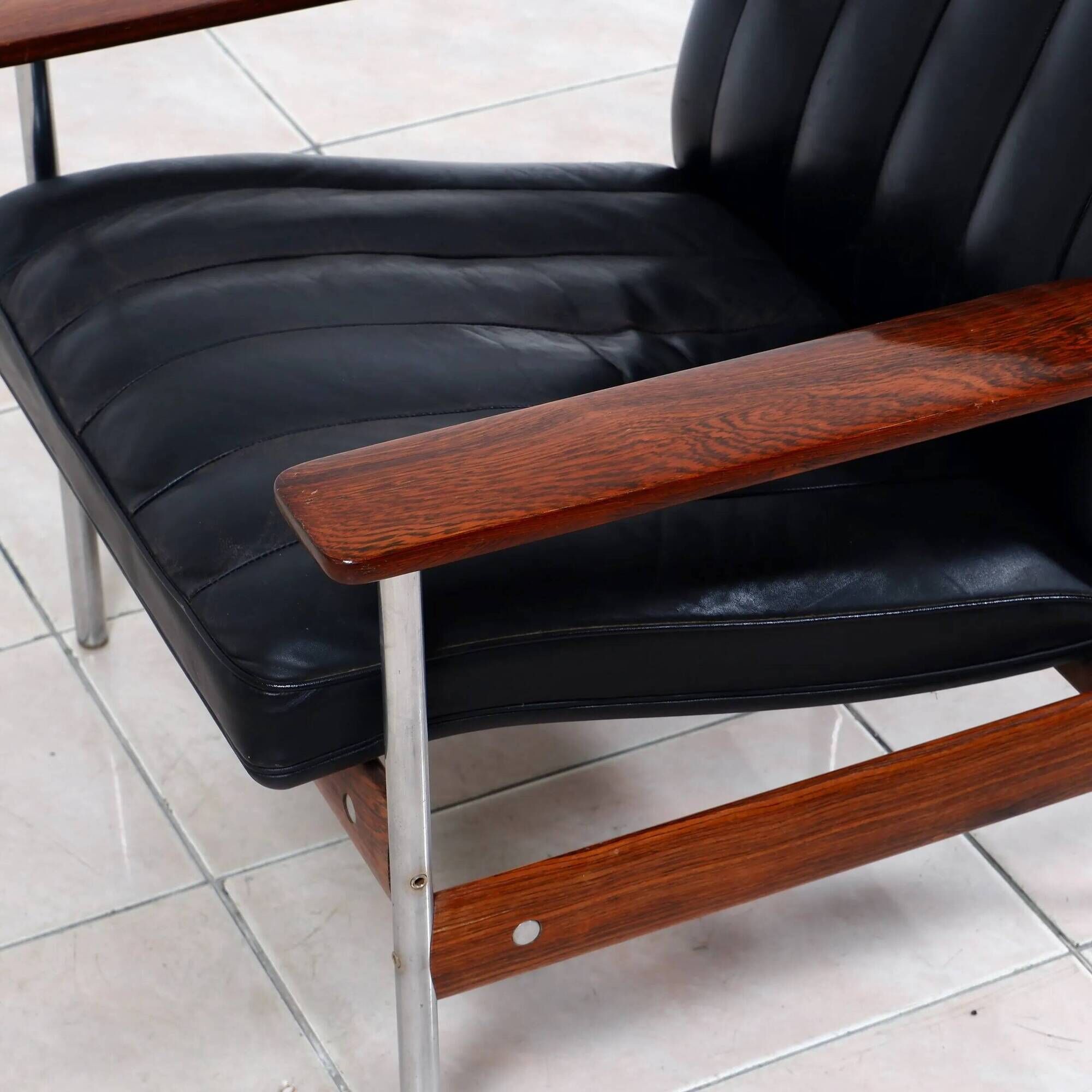 Fauteuil "1001" de Sven Ivar Dysthe pour Dokka Mobler