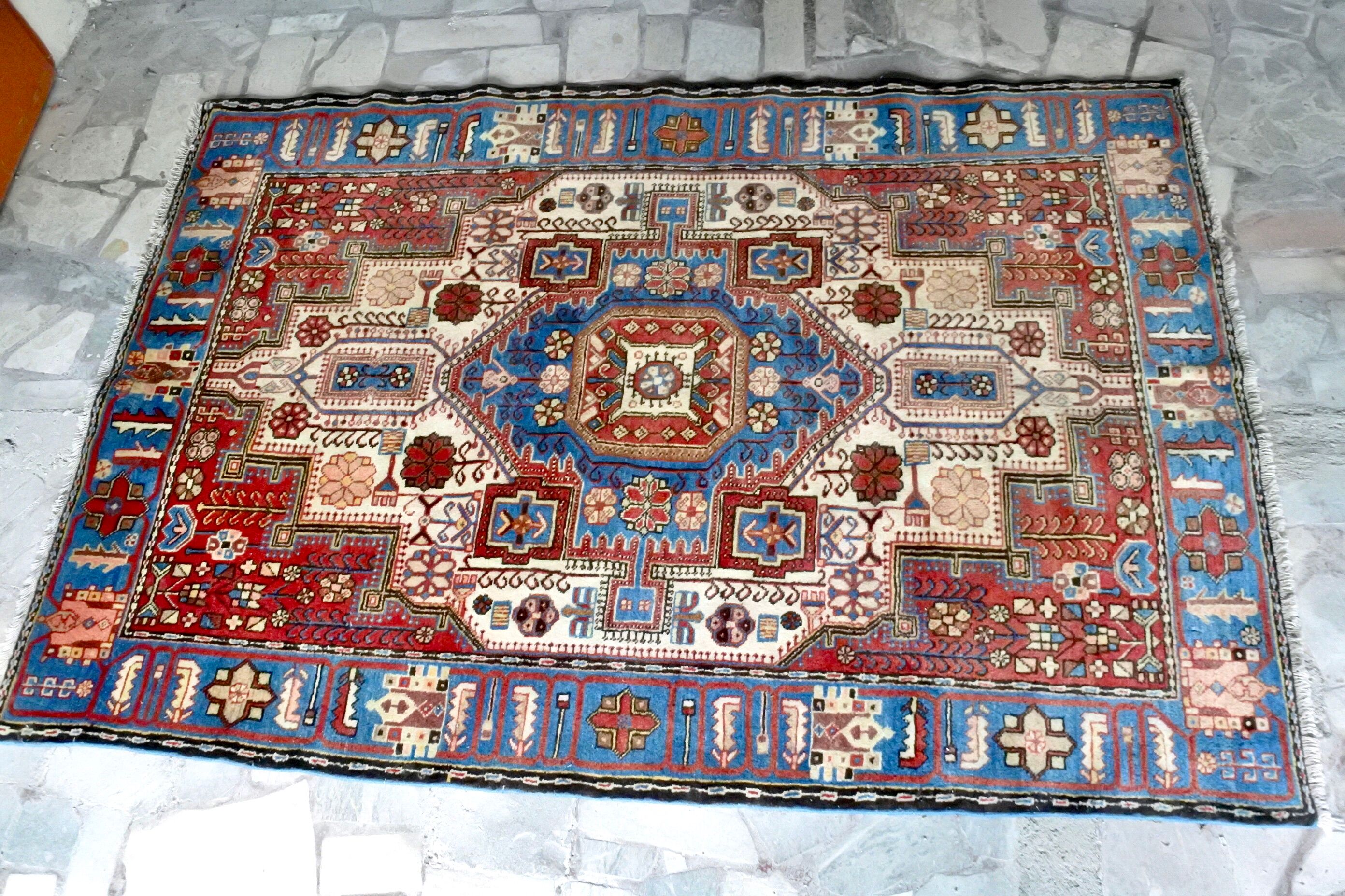 Caucasian Vintage carpet 200x135cm.