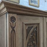 Armoire sculptée