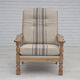 Années 1970, fauteuil danois, laine d'ameublement, bois de chêne massif.