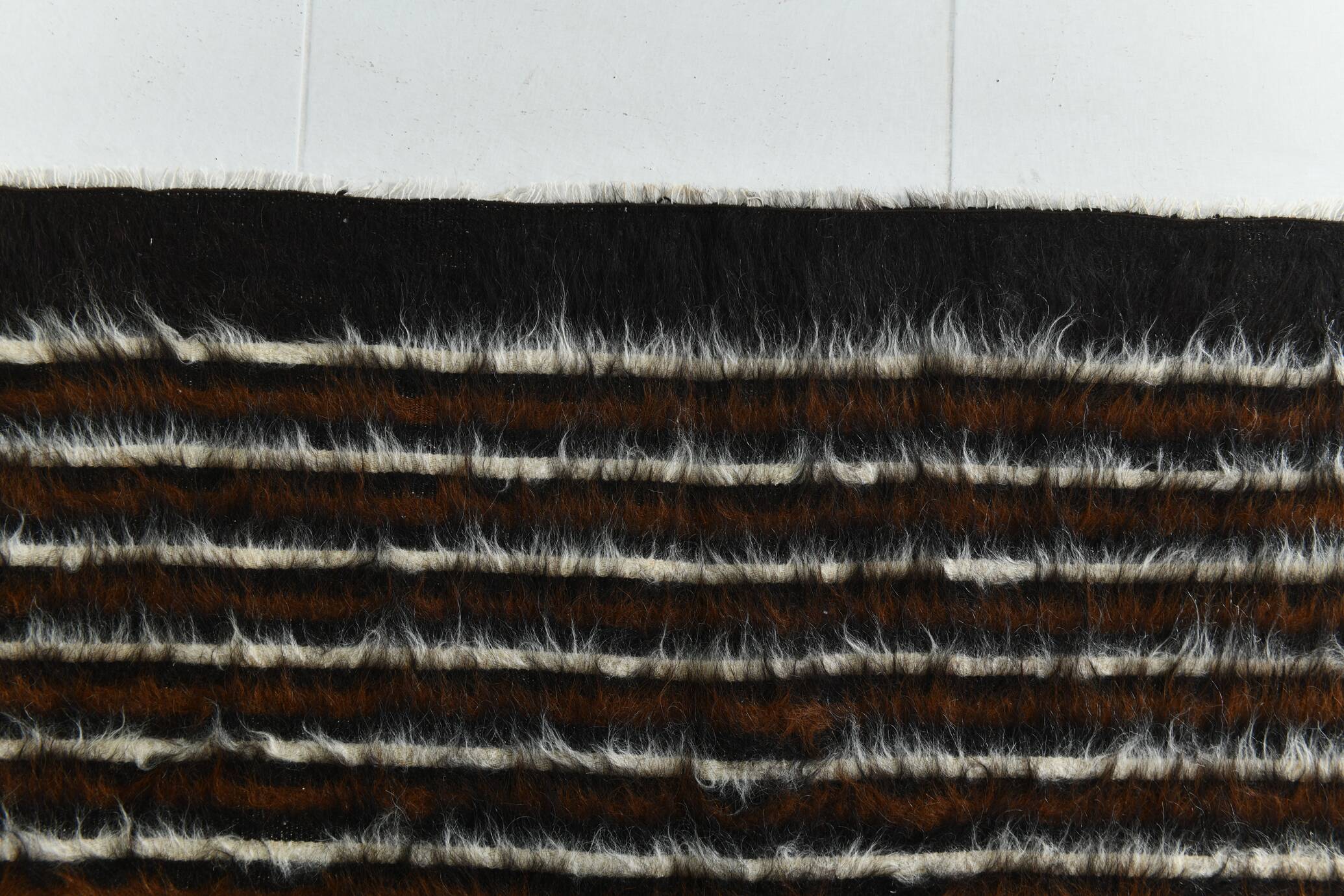 %100 Wool Handwoven Turkish Vintage Kilim Rug, 136x196 Cm