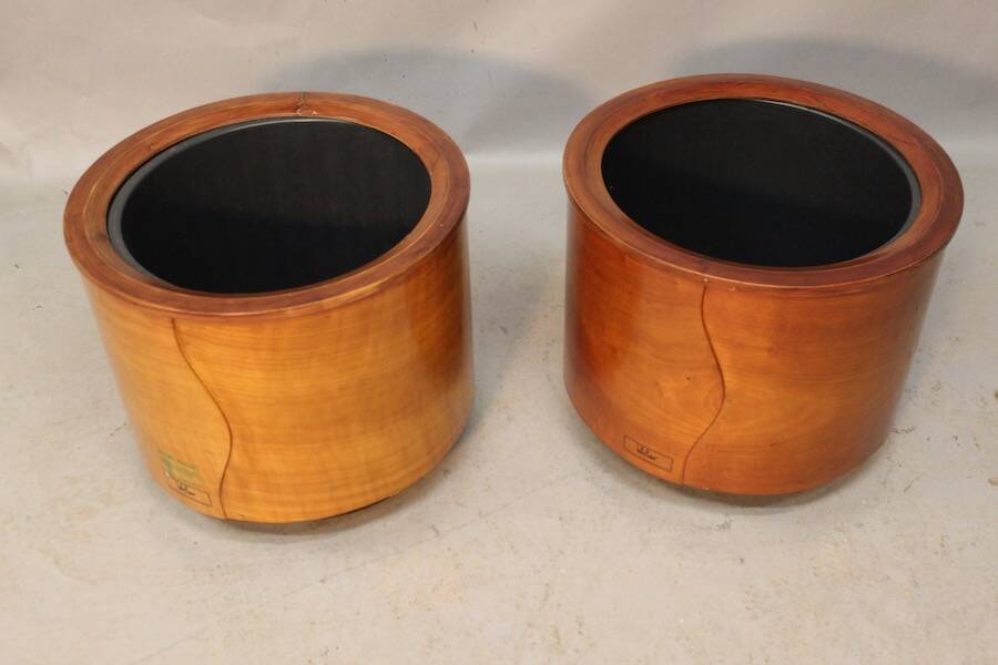 Pair of hobby flower cache pots with interior.