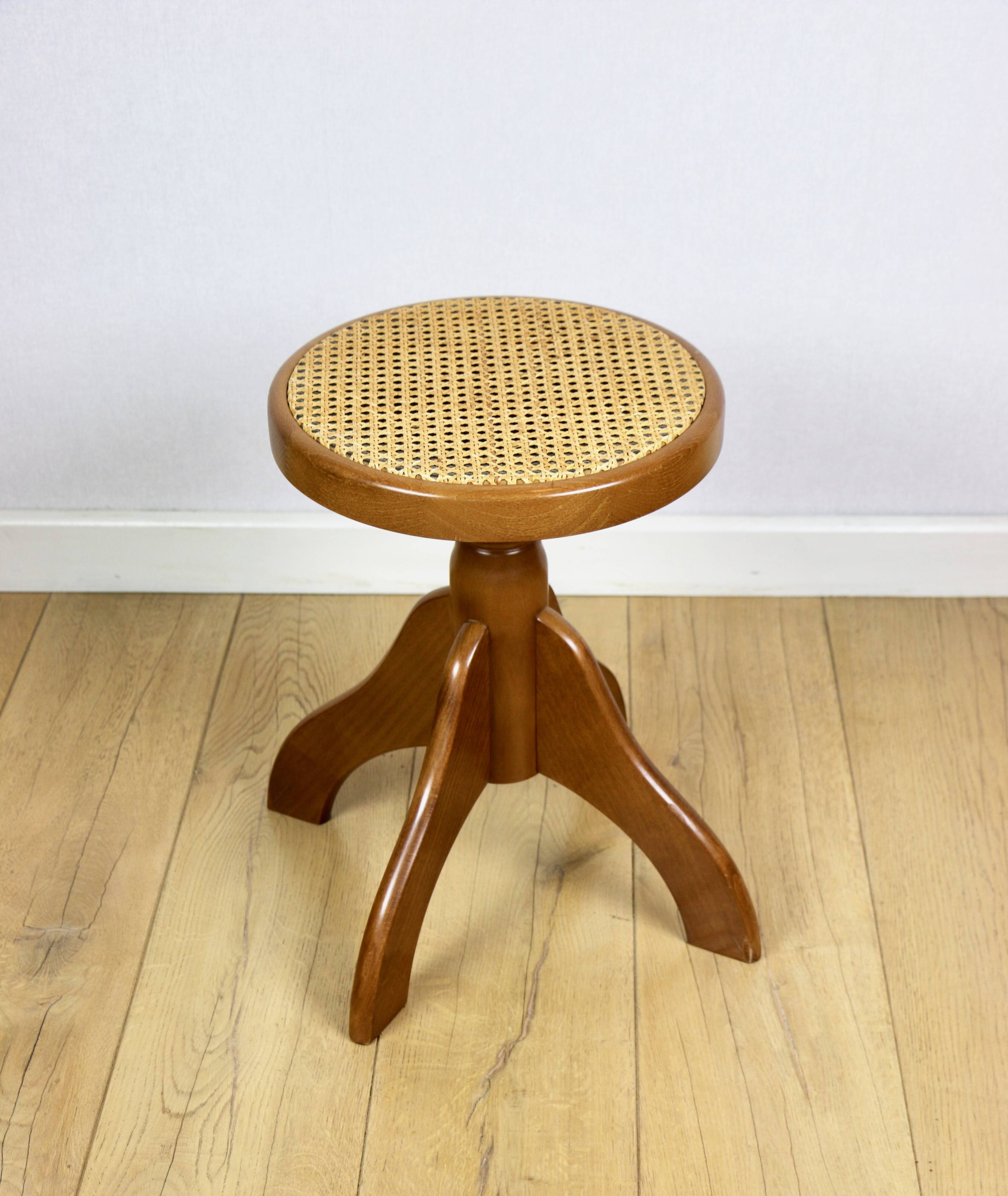 Adjustable vintage round piano stool