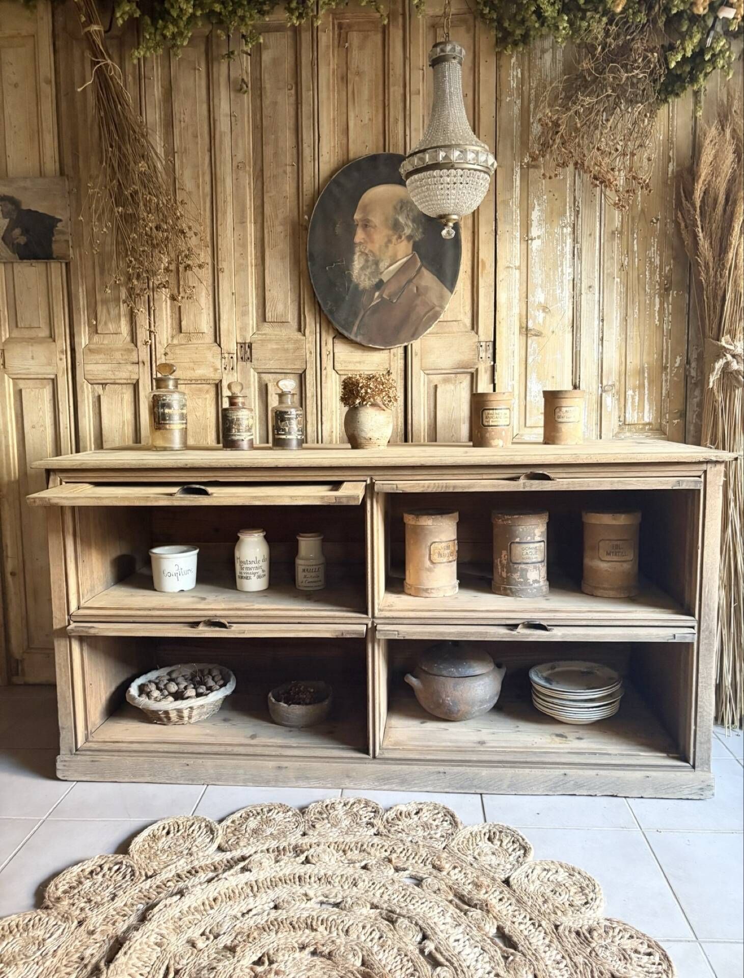 Ancien meuble à clapets en chêne
