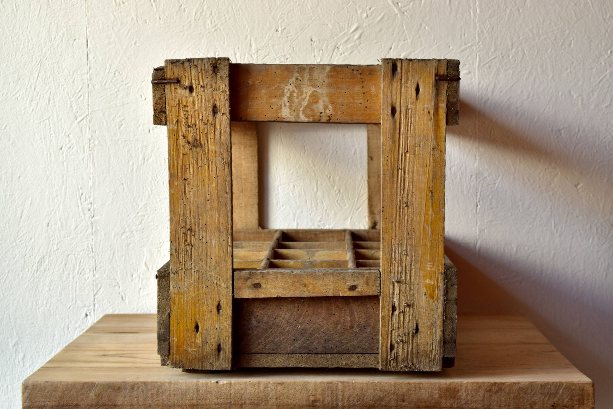 Old wooden rack for 12 bottles - Friko - Brasserie Frik - Belgium