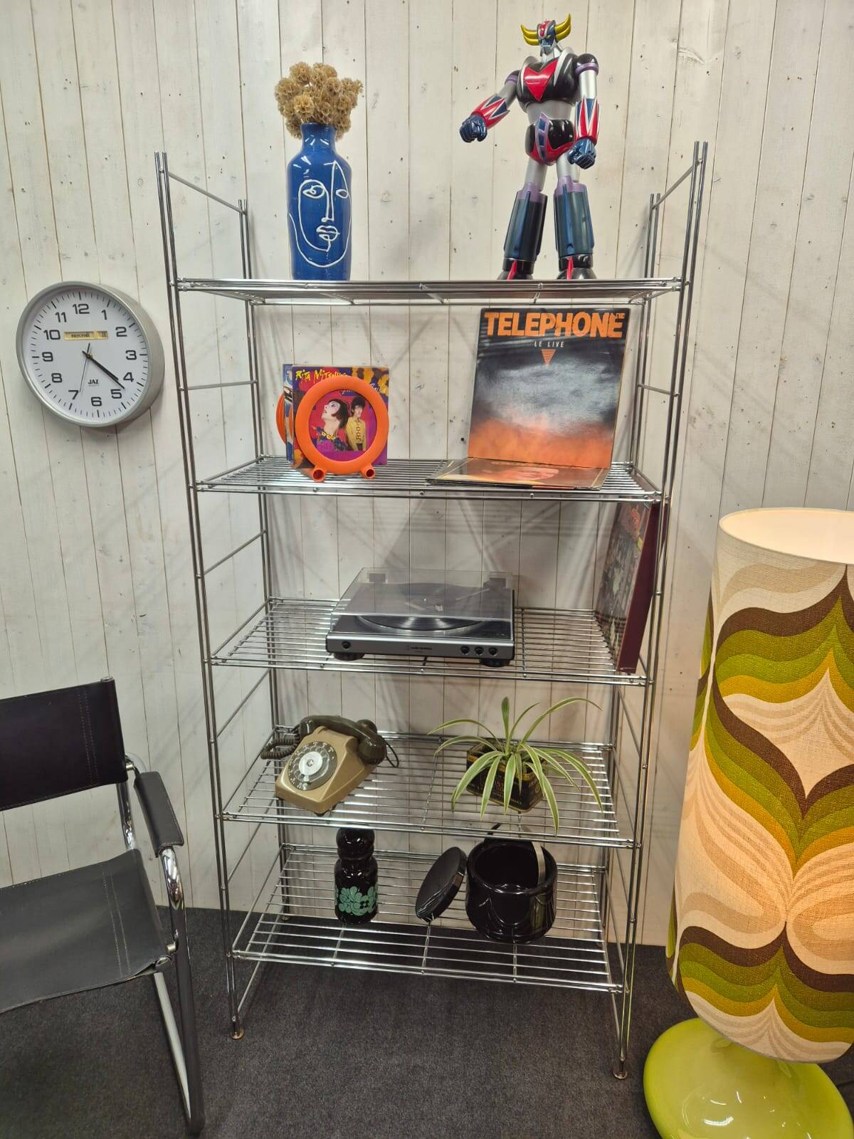 Étagère filaire vintage