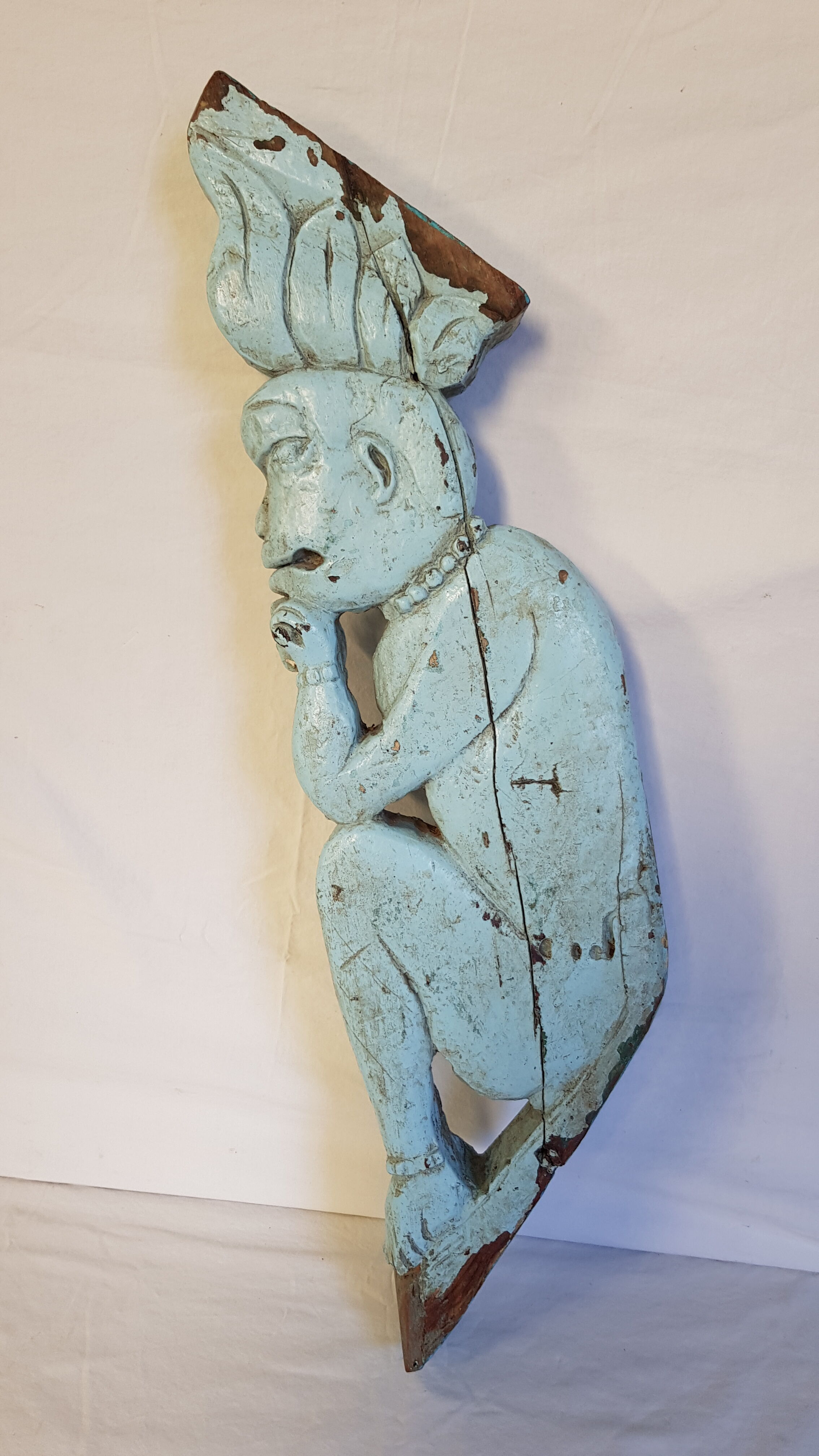 Ancienne potence sculptée en singe en teck