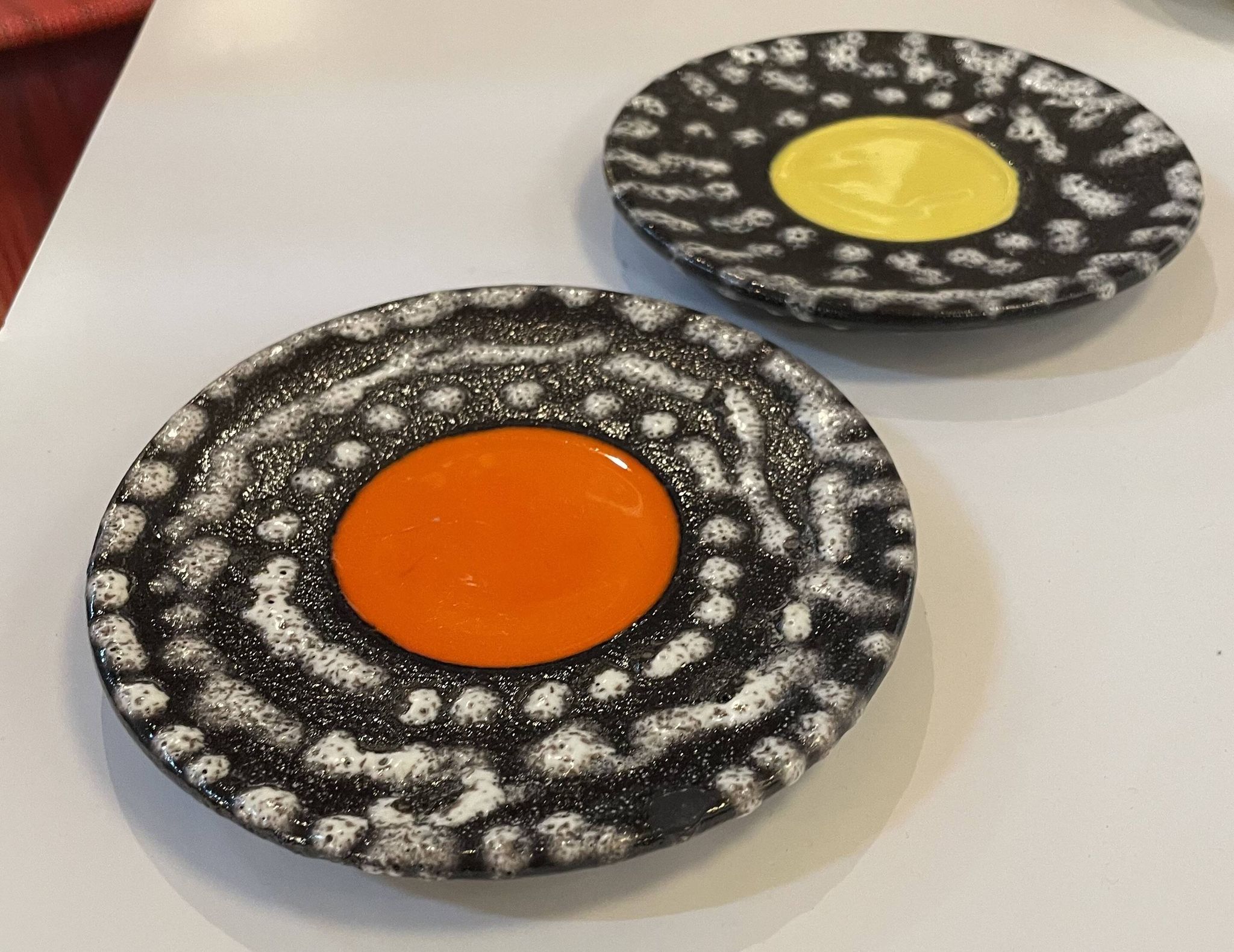 Pair of saucers Vallauris