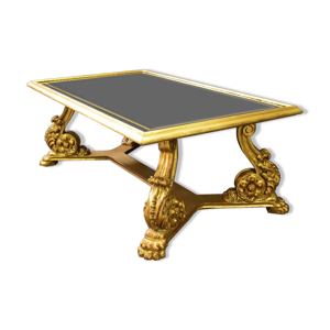 Table basse en bois doré