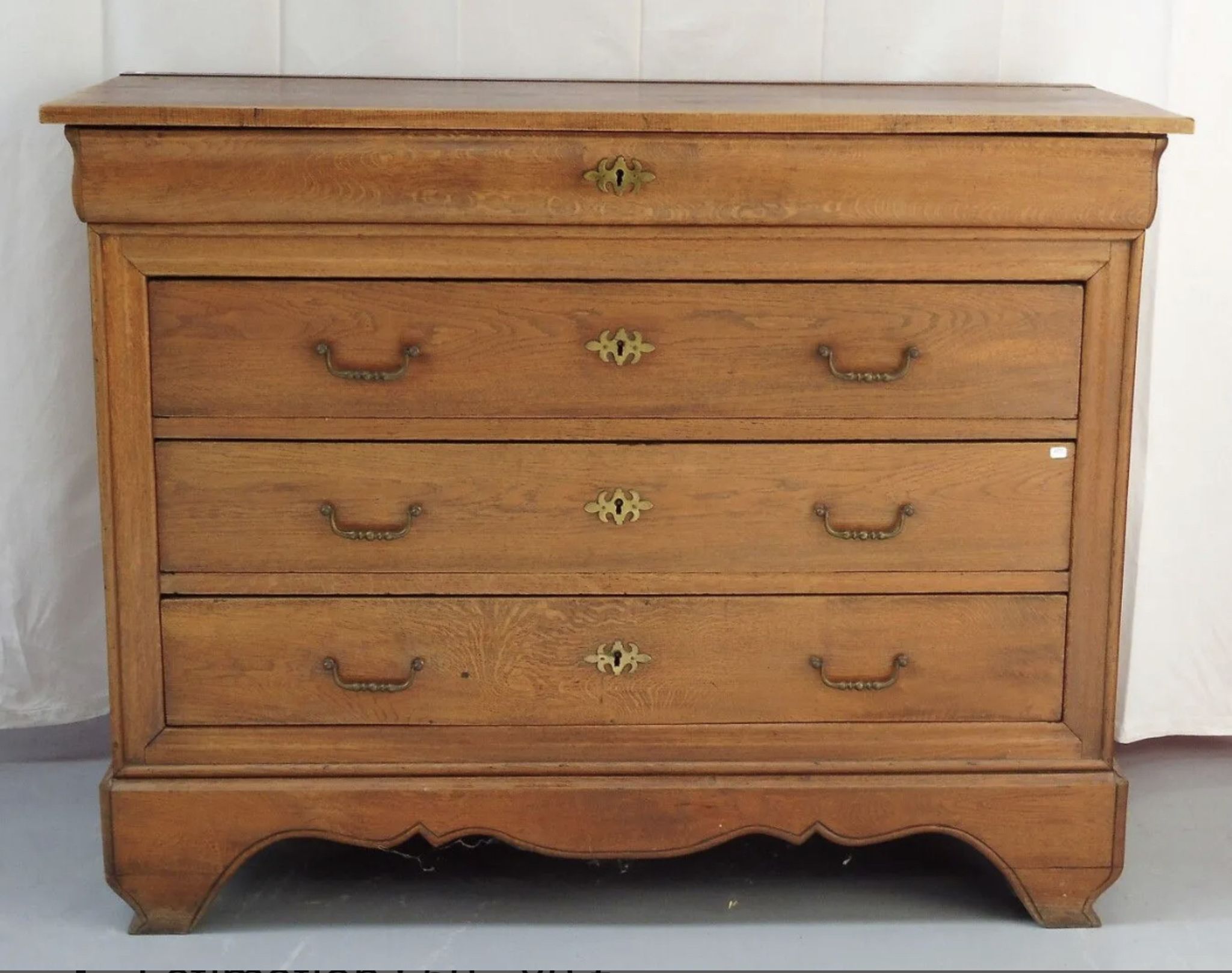 Commode Louis Philippe chêne massif 19eme