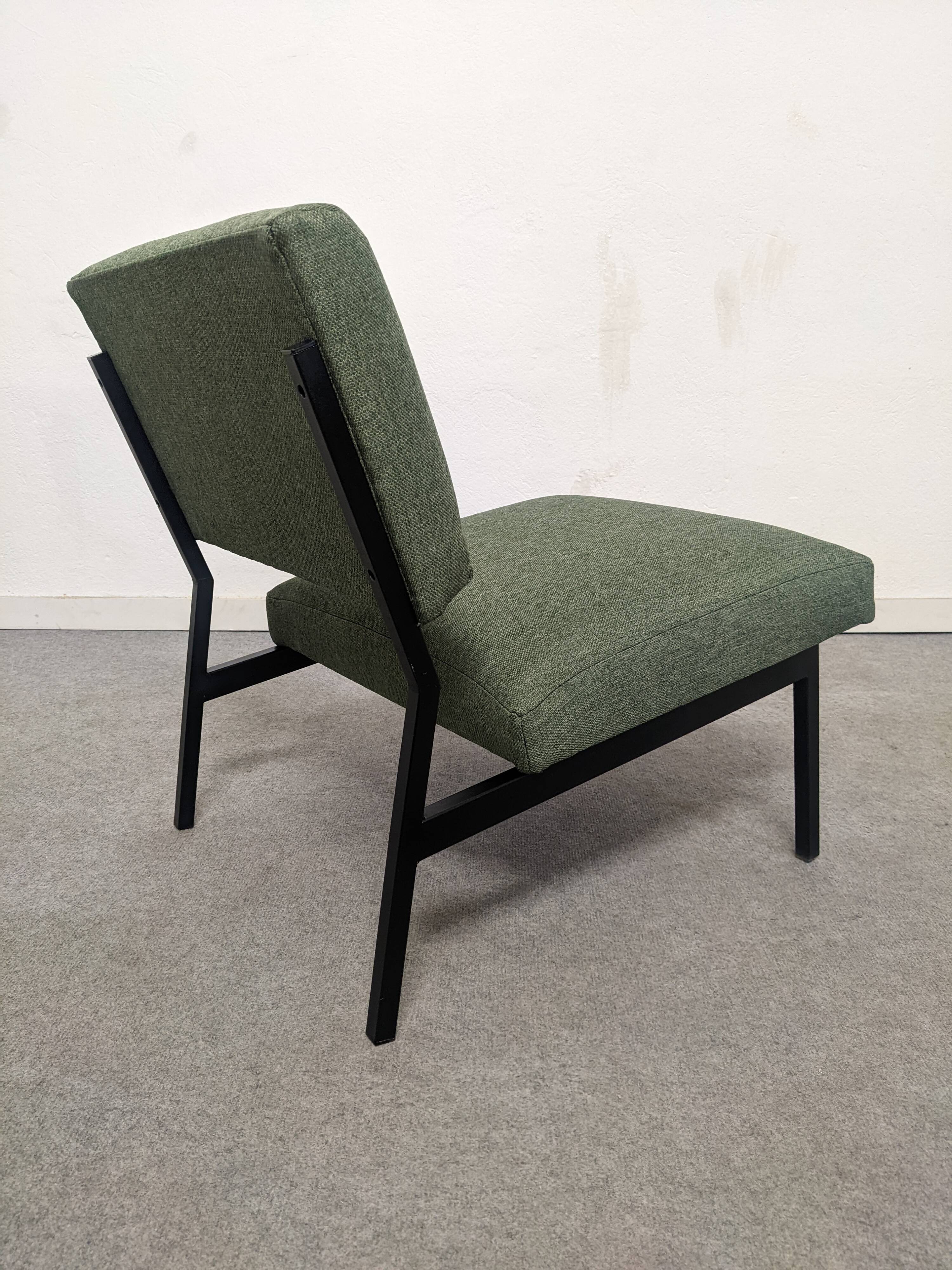 Modernist driver of the 50s/60s and her ottoman