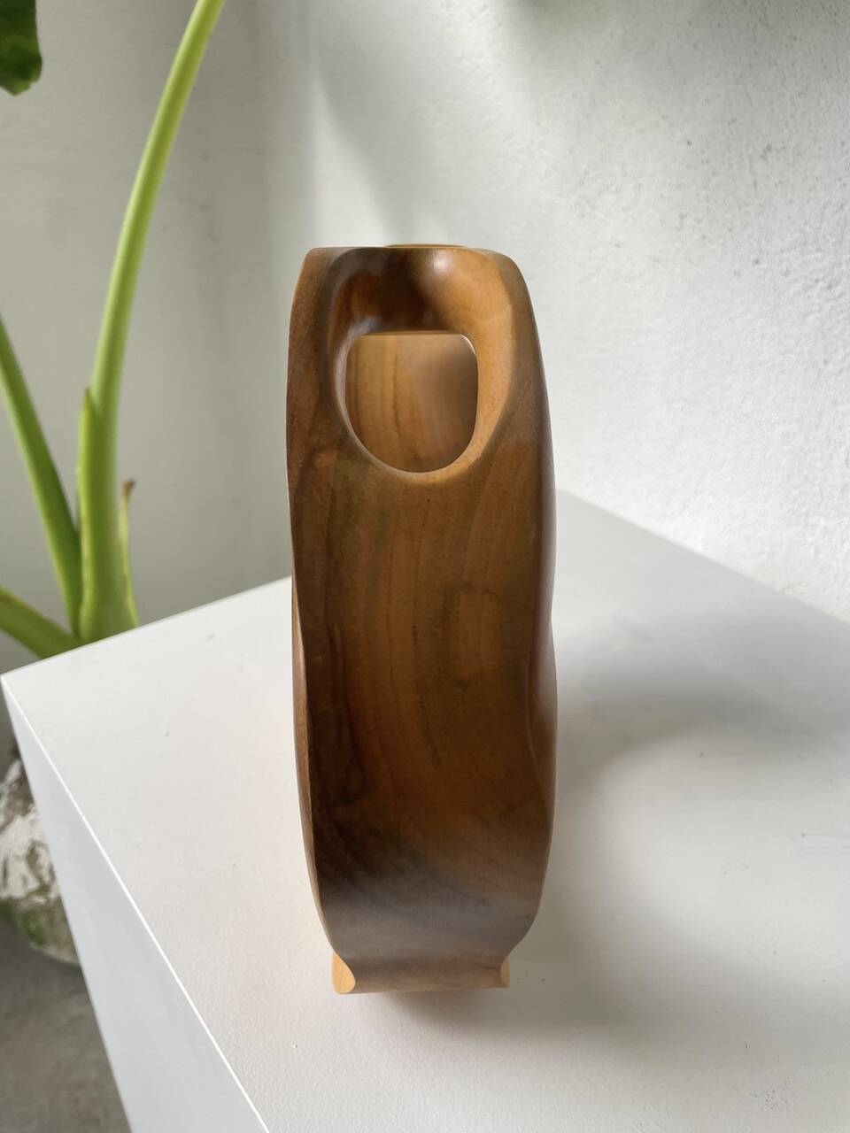 Wooden sculpture vase