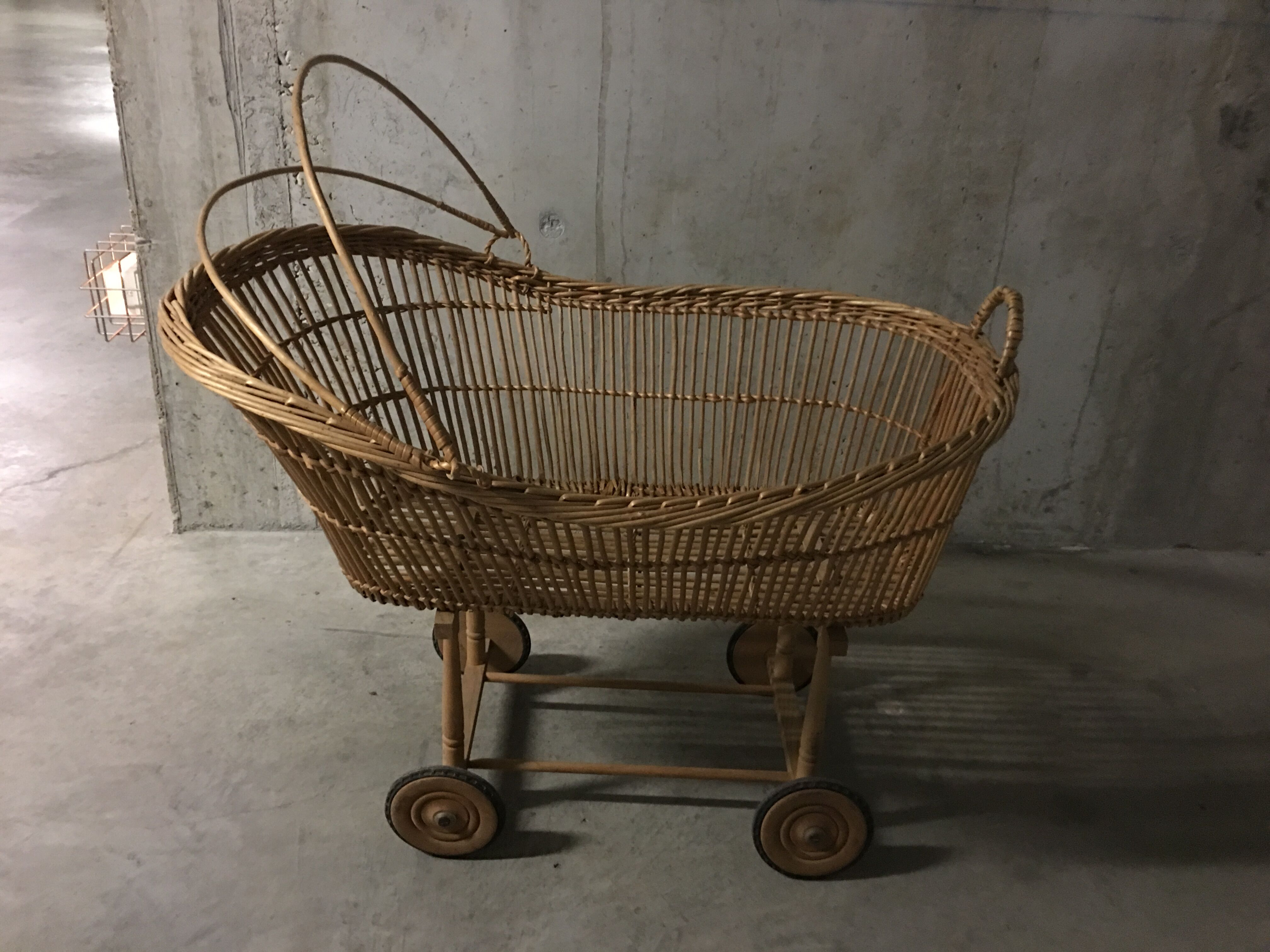 Cradle 60s rattan