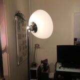 Discreet floor lamp