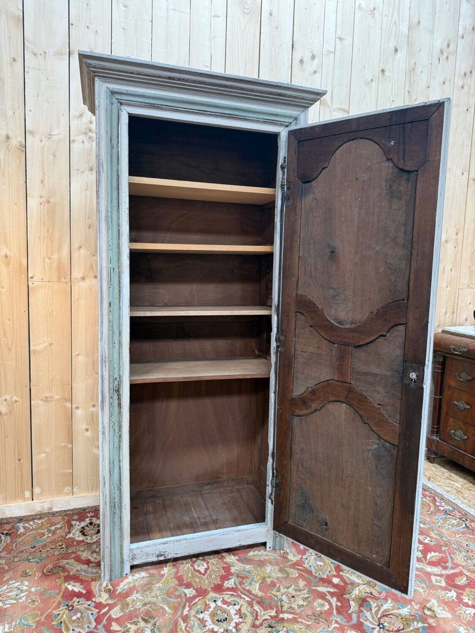 Bonnetière with a single door – Polychrome solid oak