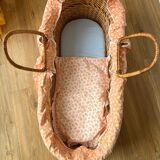 Wicker baby bassinet