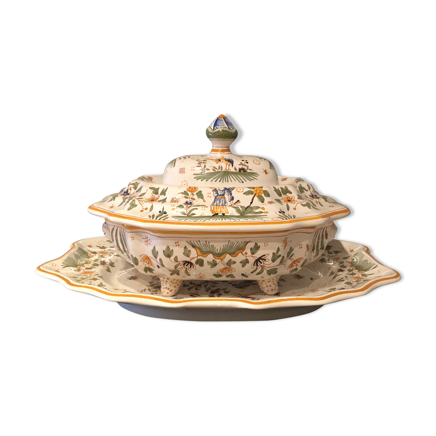 Earthenware tureen from Moustiers