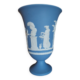 Vase anglais en porcelaine biscuit Wedgwood