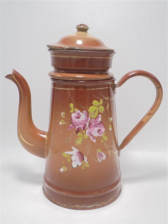 Cafetière en tôle émaillée