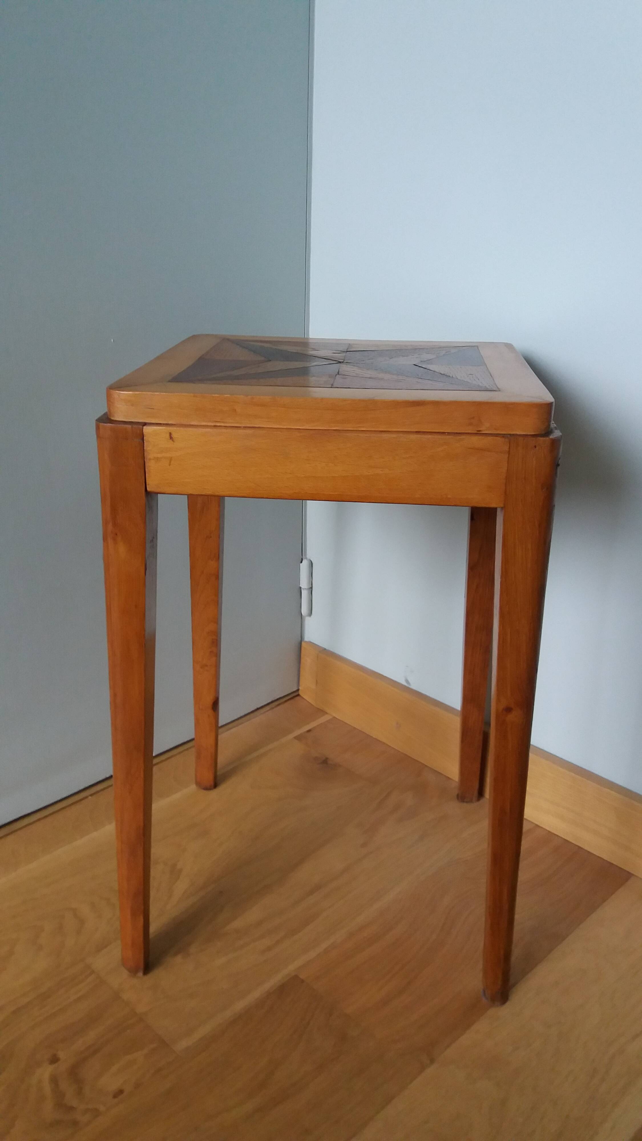 Tabouret sellette bout de canapé