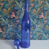 Carafe Biot en verre bleu de Perse