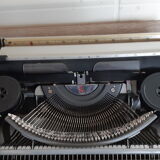 Functional Olympia Splendid 66 typewriter