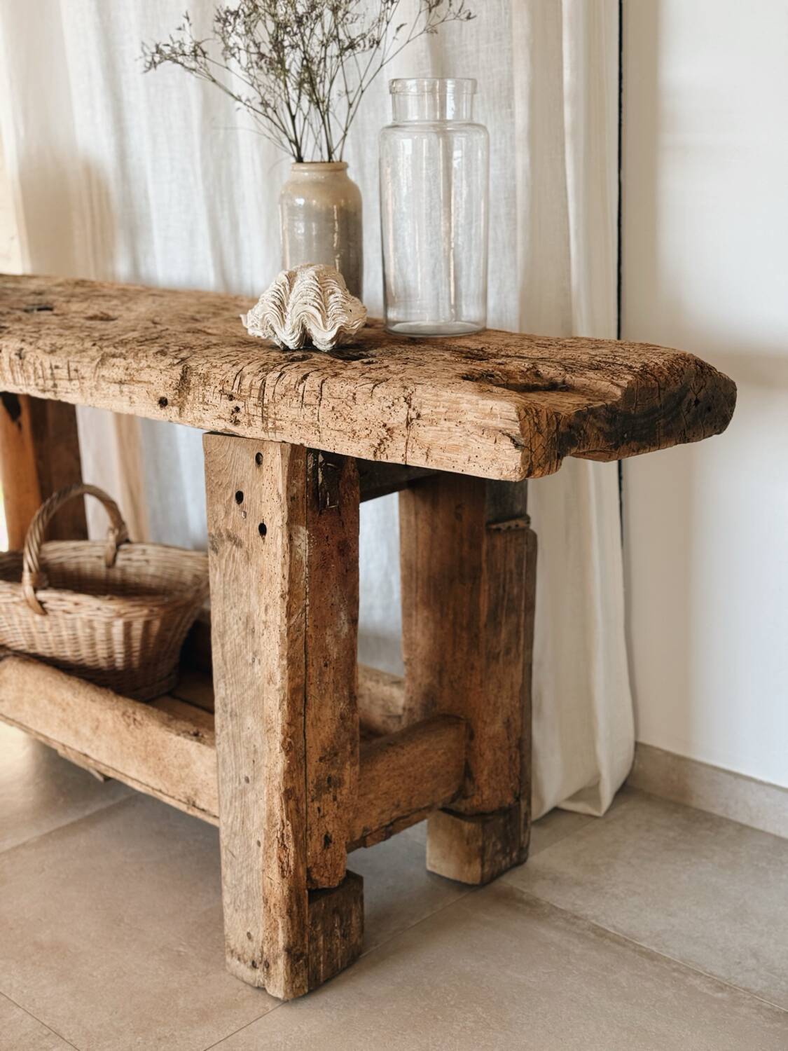 Solid wood carpenter's workbench