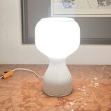 Lampe de table en verre opalin blanc Massive années 70
