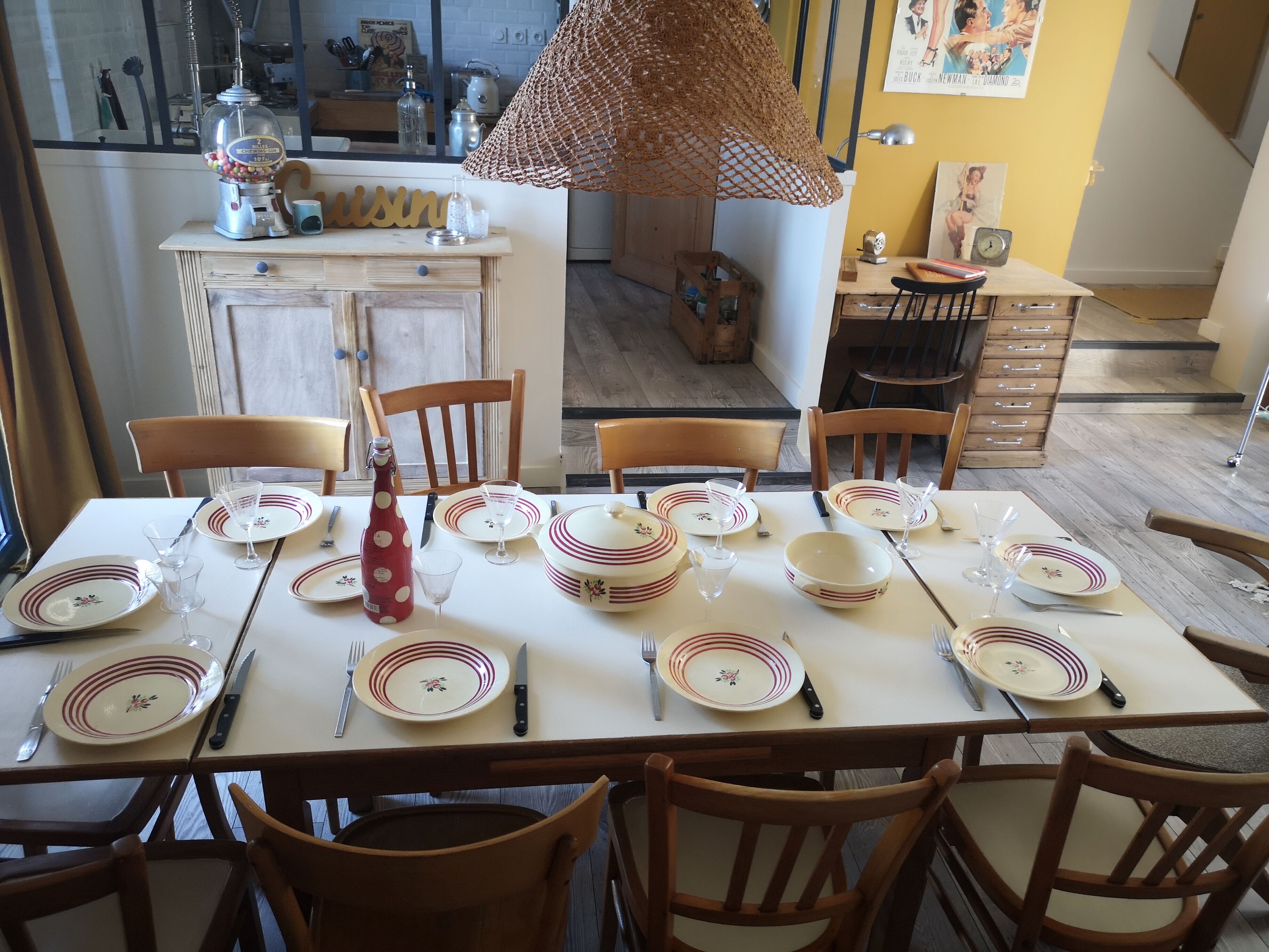 Extendable dining room year 50