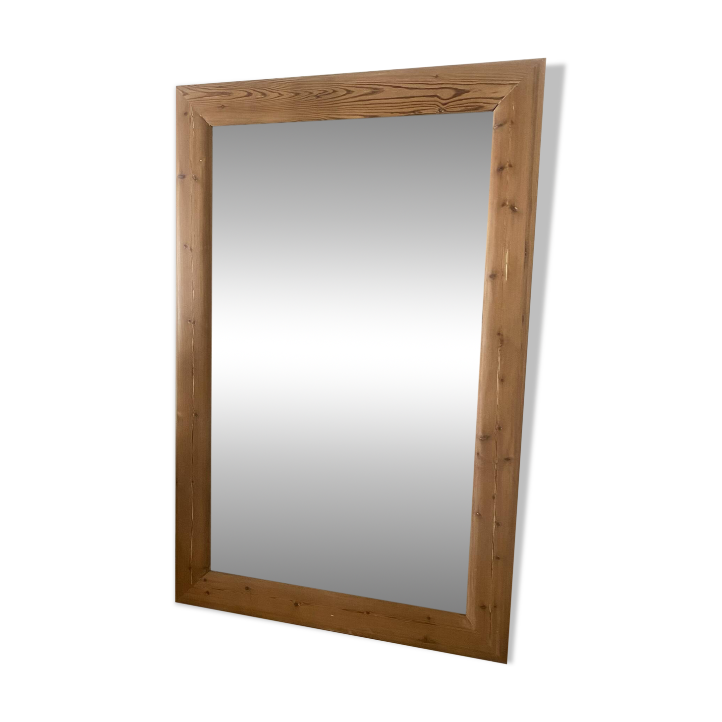 Très grand miroir en pin ancien