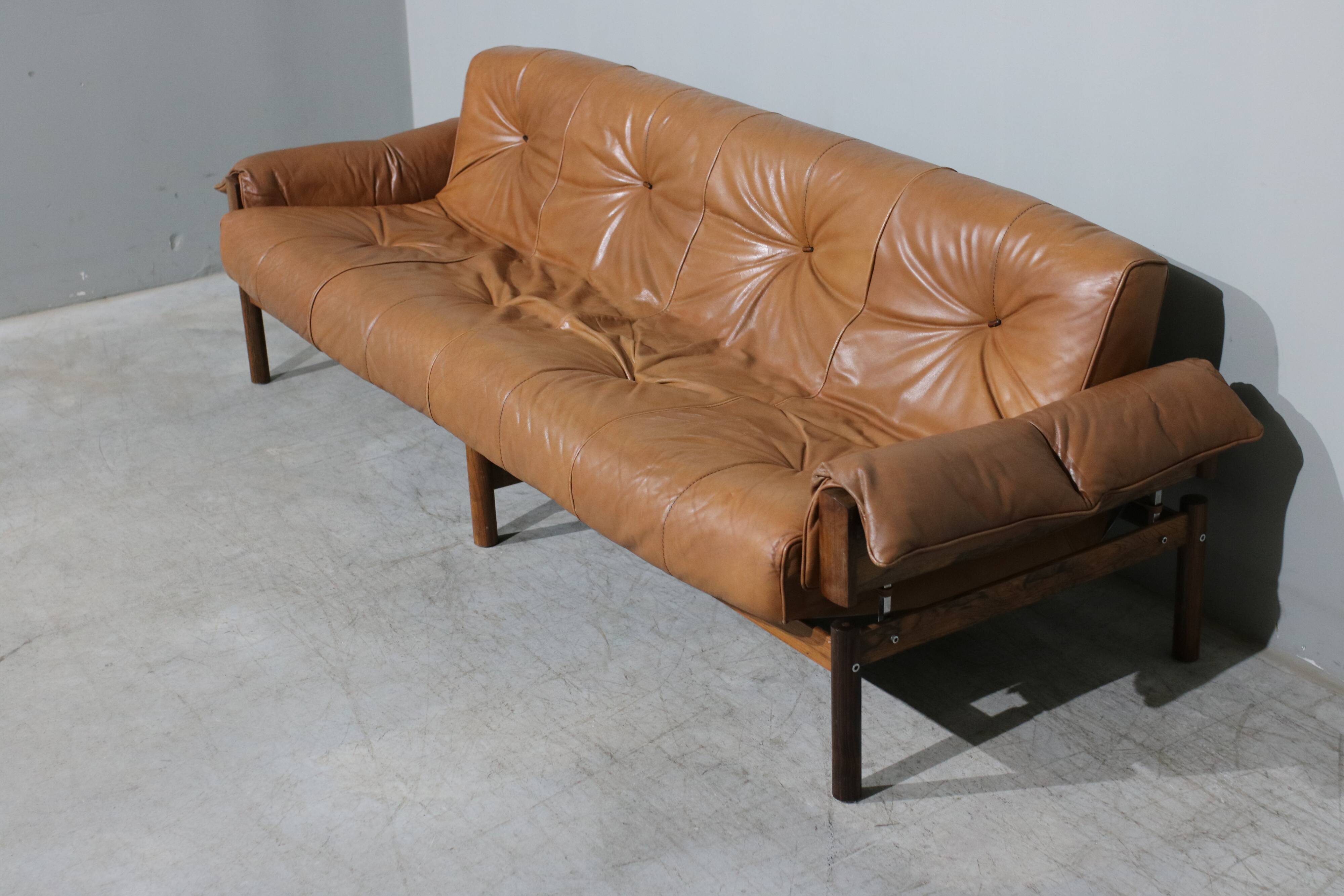 MP13 Sofa in Leather and Rosewood from Percival Lafer, 1970s