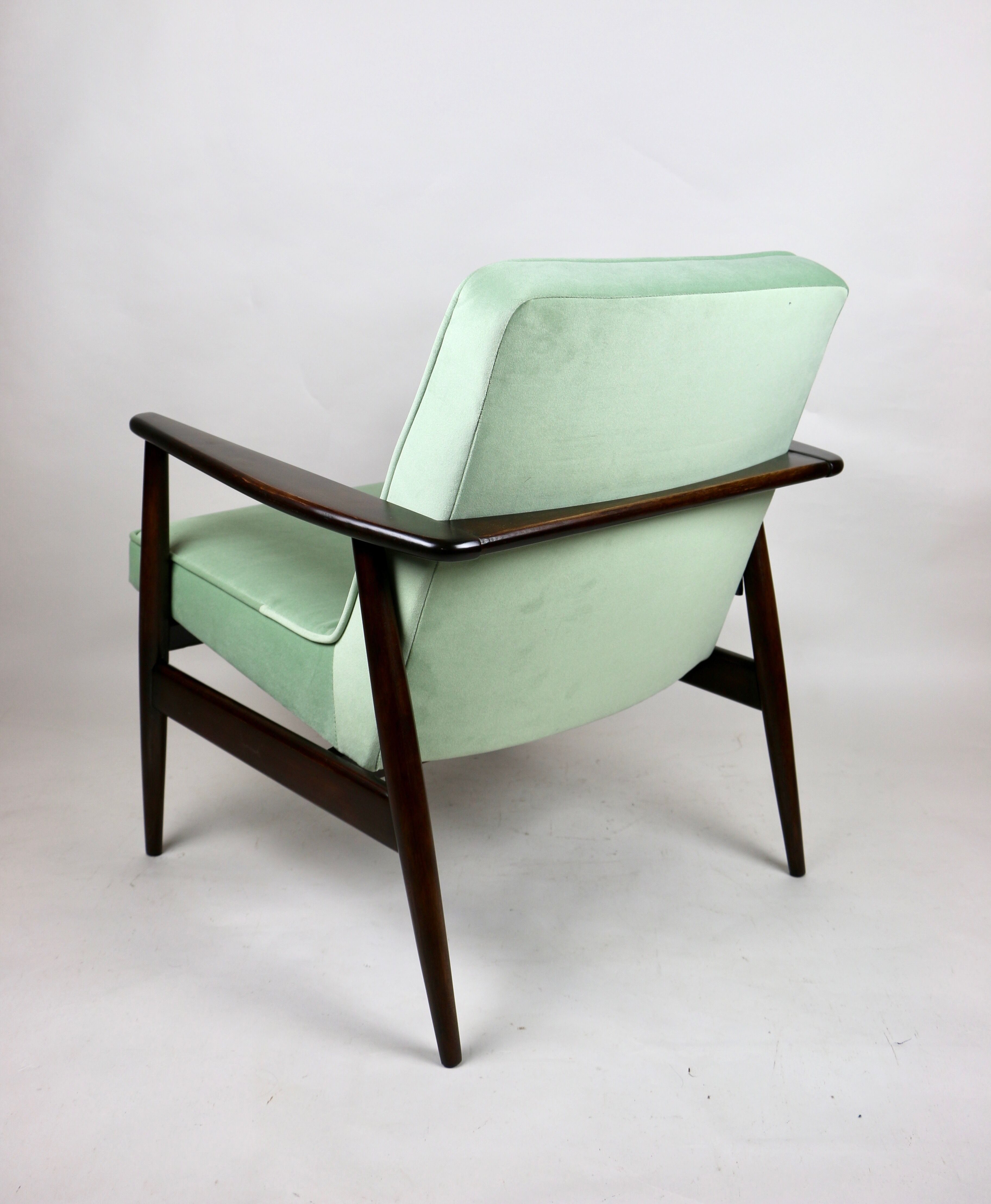 Chaise longue vintage vert clair GFM63 par J.Kedziorek, années 1970