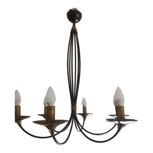 lustre en metal noir