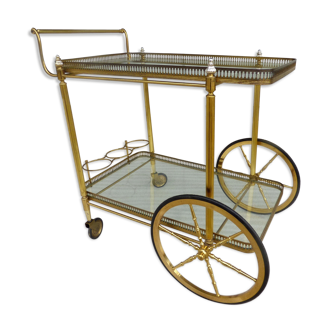 Golden wheels serving table