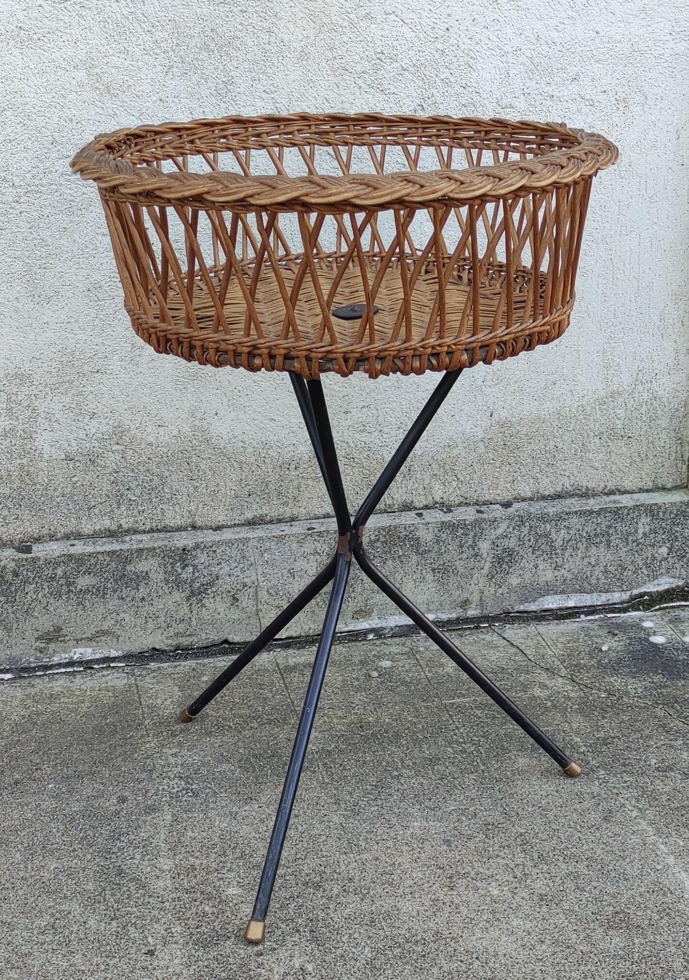 Vintage wicker pan