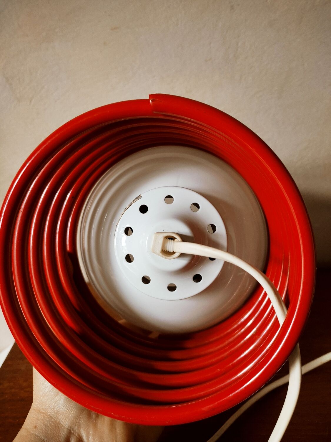 Opaline lamp on spiral