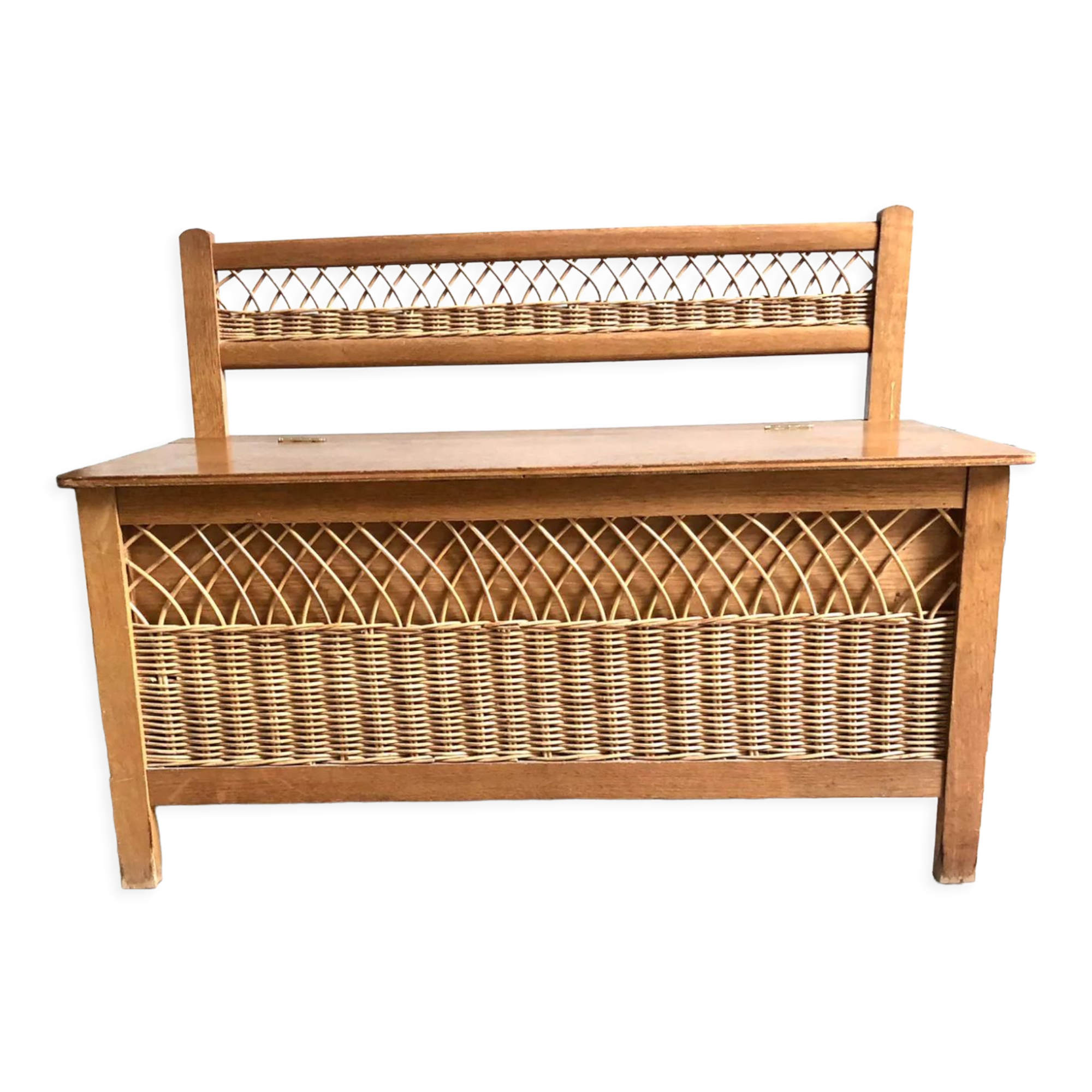 Coffre en bois et rotin