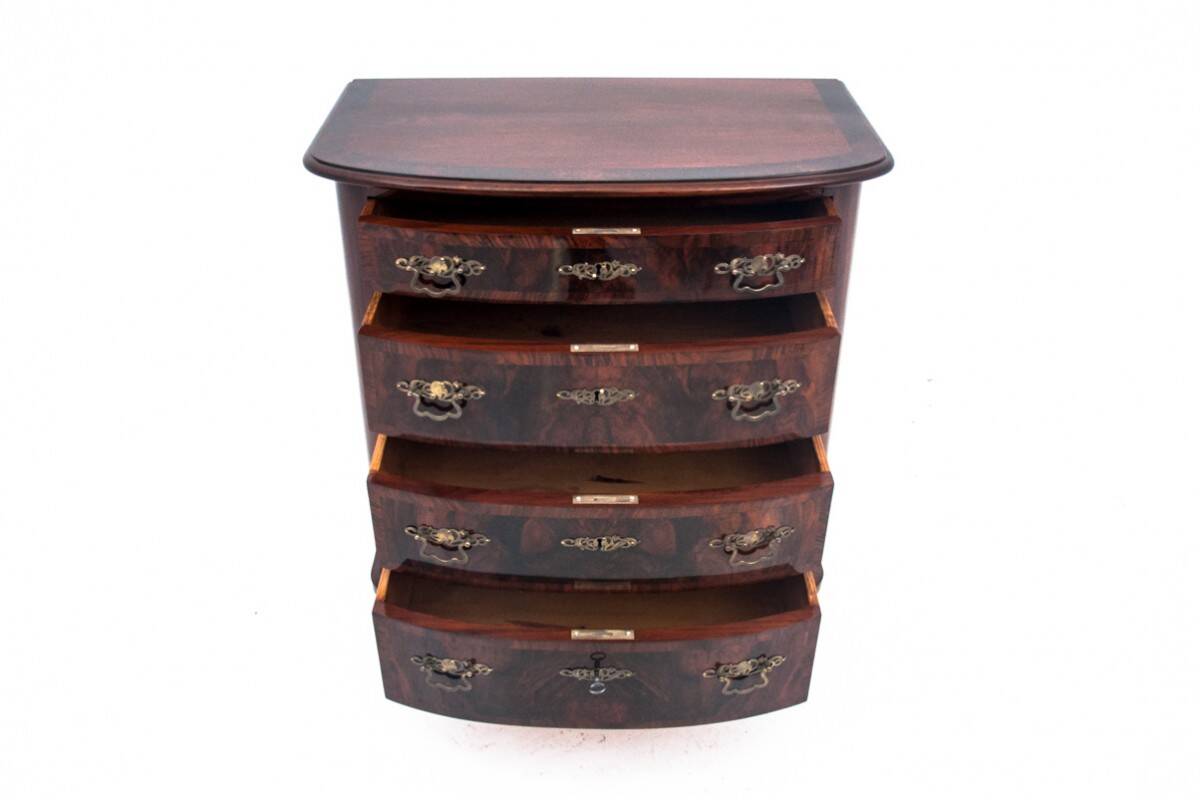 Walnut chest of drawers, Northern Europe, circa 1890. After renovation.